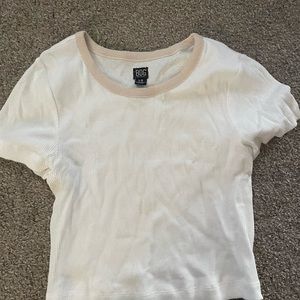 bdg Cropped white tee size L